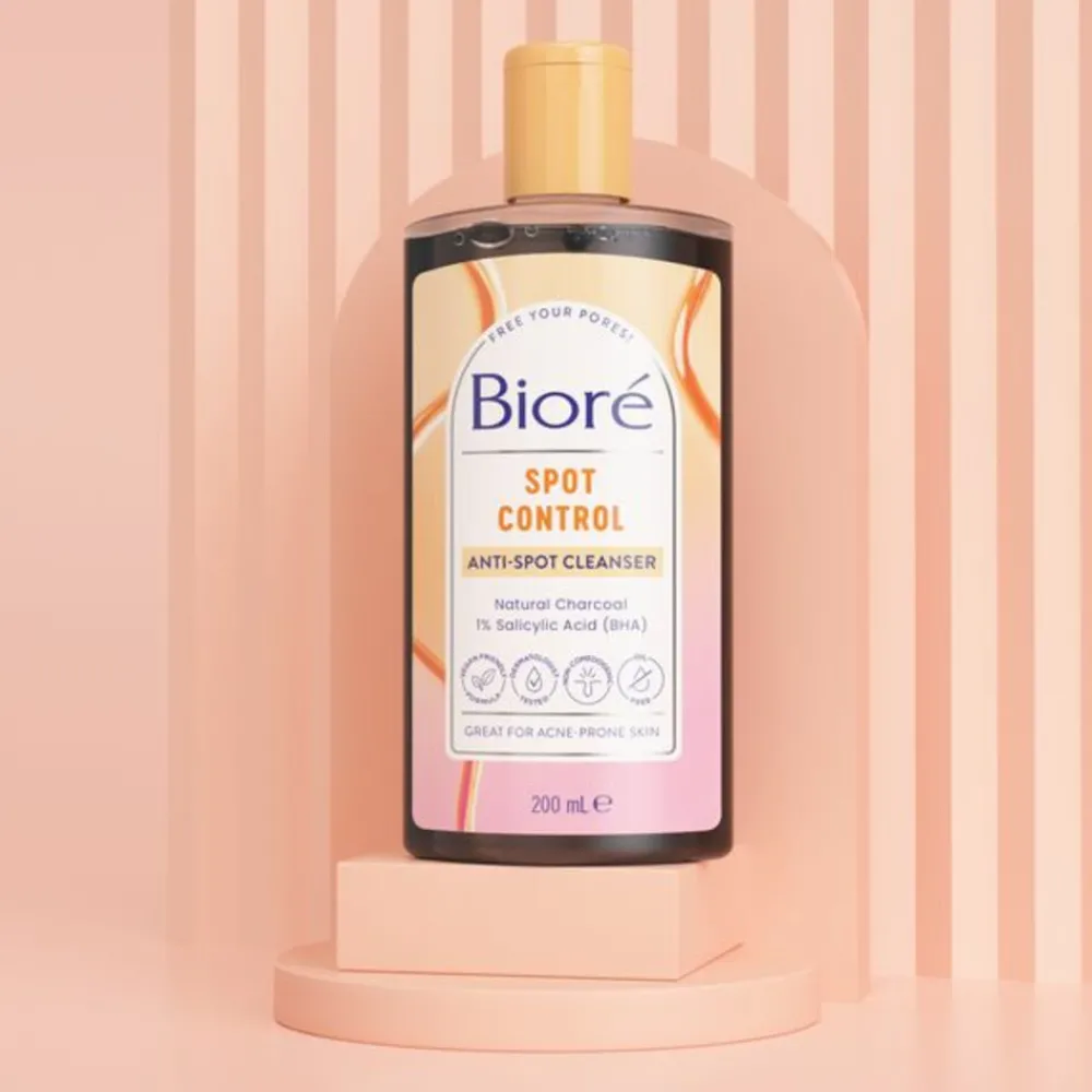 Reiniging<Bioré Houtskool Anti-Puistjes Cleanser 200 ml