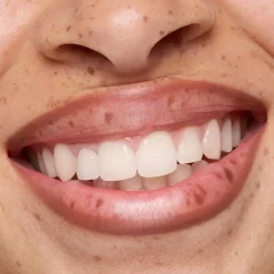 8h Matte Comfort Lipliner 16 Run, Don't Walk! 0,3 gr^essence Hot