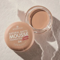 Foundation<essence Natural Matte Mousse Foundation 04 16 gr