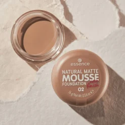 Foundation<essence Natural Matte Mousse Foundation 02 16 gr