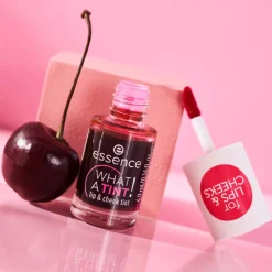 What a Tint! Lip & Cheek Tint 01 Kiss From A Rose 4,9 ml Lipstick