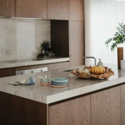 Slabbetje met Opvangbakje Cambridge Blue^Mushie Best