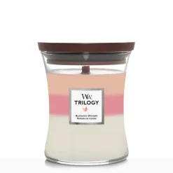 Kaarsen|Geurkaarsen<WoodWick Geurkaars Medium Trilogy Blooming Orchard 275 gr