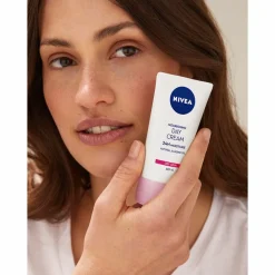 Dag- & Nachtcrème<NIVEA 3x Dagcrème Voedend SPF 15 50 ml