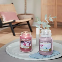 Geurkaars Large Jar Sweet Plum Sake 623 gr^Yankee Candle Outlet