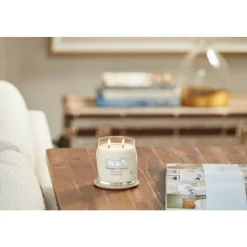 Geurkaars Medium Jar Clean Cotton 368 gr^Yankee Candle Clearance